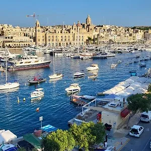 Entire Seaview Town House Senglea